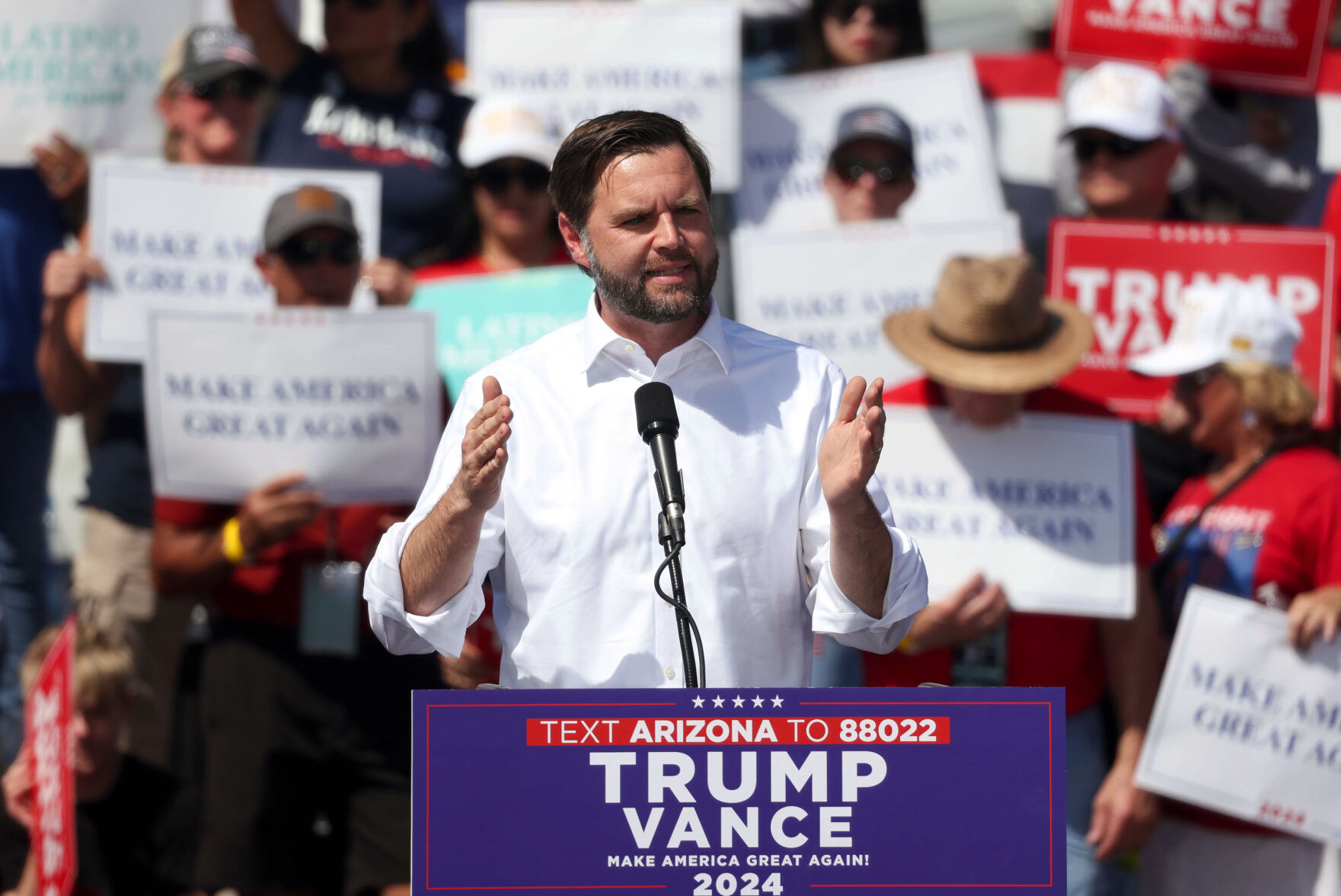 Sen. JD Vance holds rally at Tucson Speedway